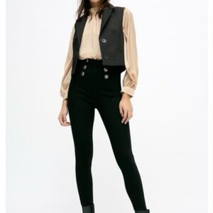 Black High-Waisted button leggings